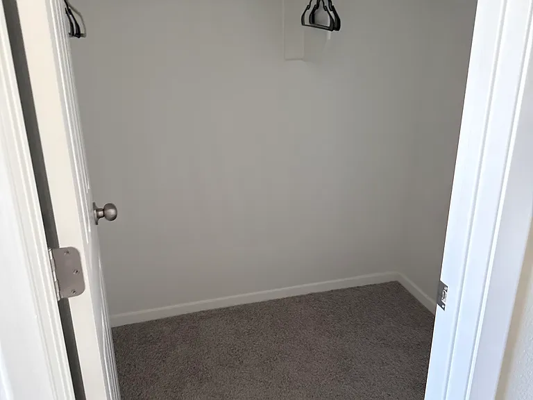 700 Braidburn Rd — Photo 8