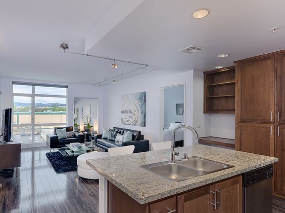 Kitchen Island/Living Room