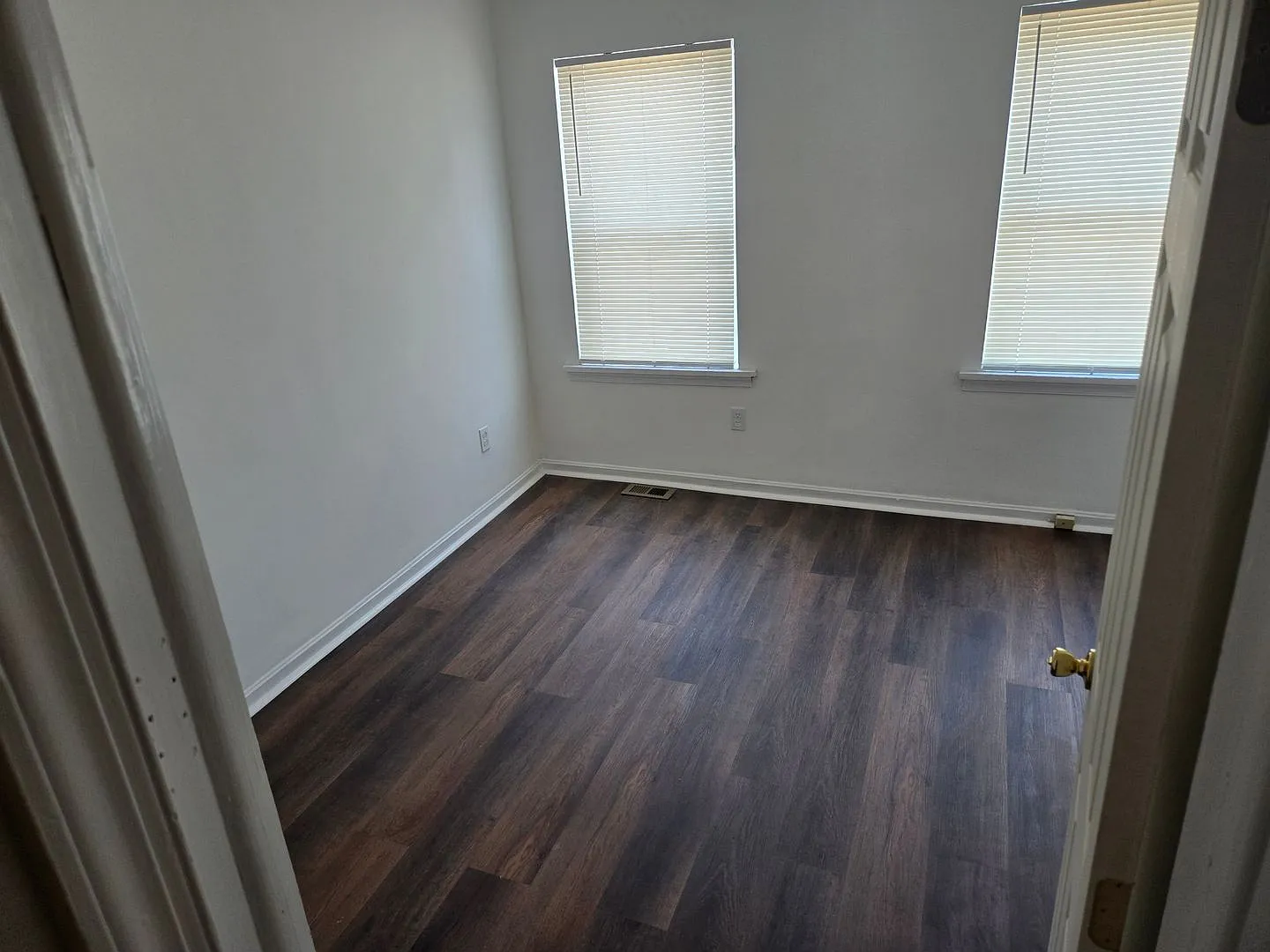 2 Bedroom 1 Bath Townhouse — Photo 4
