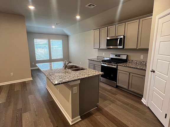 2nd image of 10521 SW 41st St