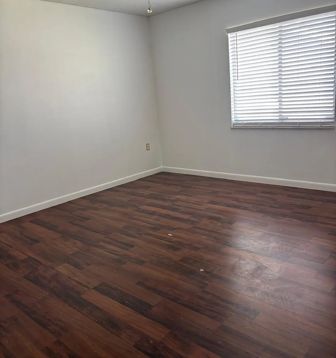 3 bed, 1420 sqft, $1,950 — Photo 3