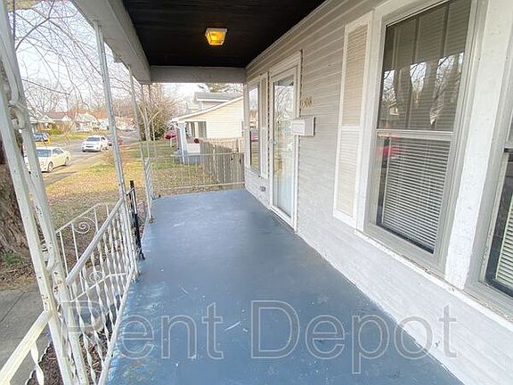 5th image of 1308 S Harlan Ave