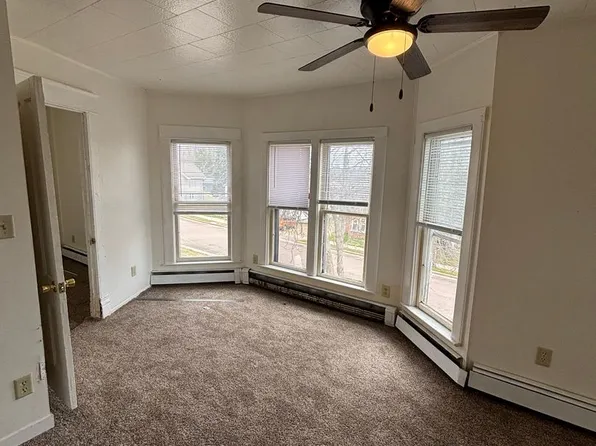 205 Nassau Street, 205 Nassau St APT 1, Elroy, WI 53929