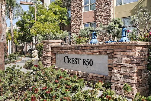 Crest 850 Photo 1