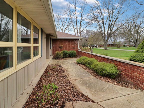 3rd image of 6413 Whippoorwill Ln