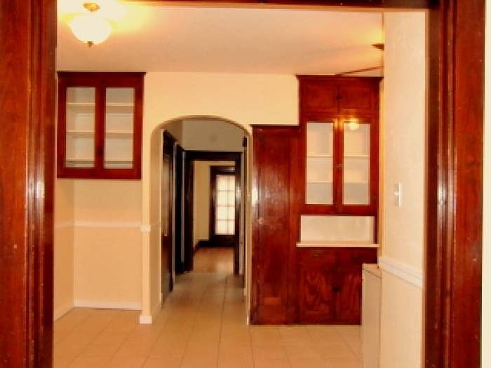 Hallway - kitchen to bedr