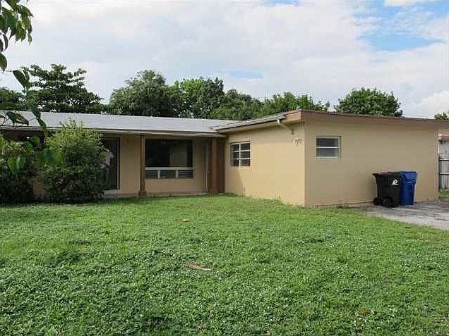 1st image of 1111 SW 31st Ave