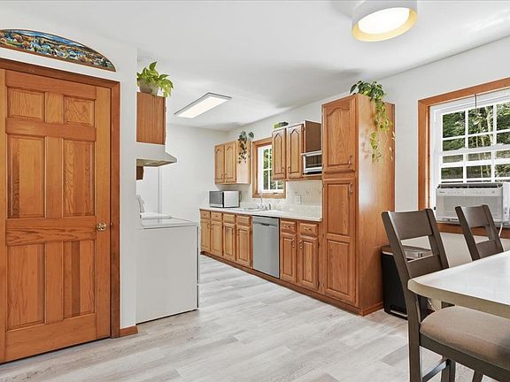 3rd image of 638 Nottingham Drive