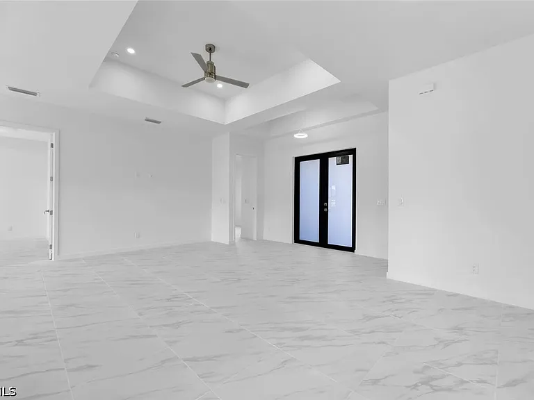 846 Cadis St E — Photo 3