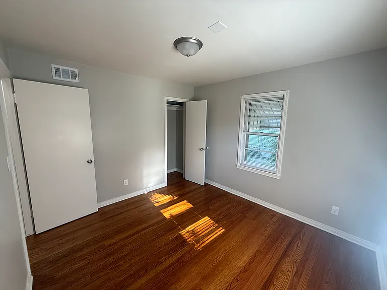 2207 S Green St — Photo 7