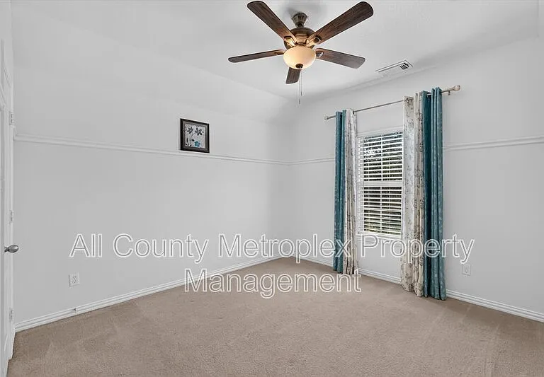 822 Shadybrook Dr #4 — Photo 10