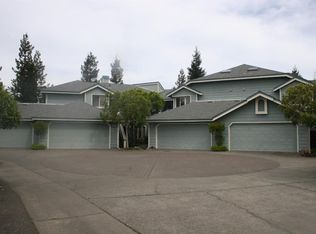 2072 Stonefield Ln, Santa Rosa, CA 95403