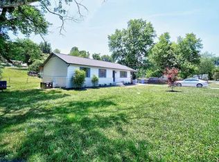 1000 Melton Hill Cir, Clinton, TN 37716