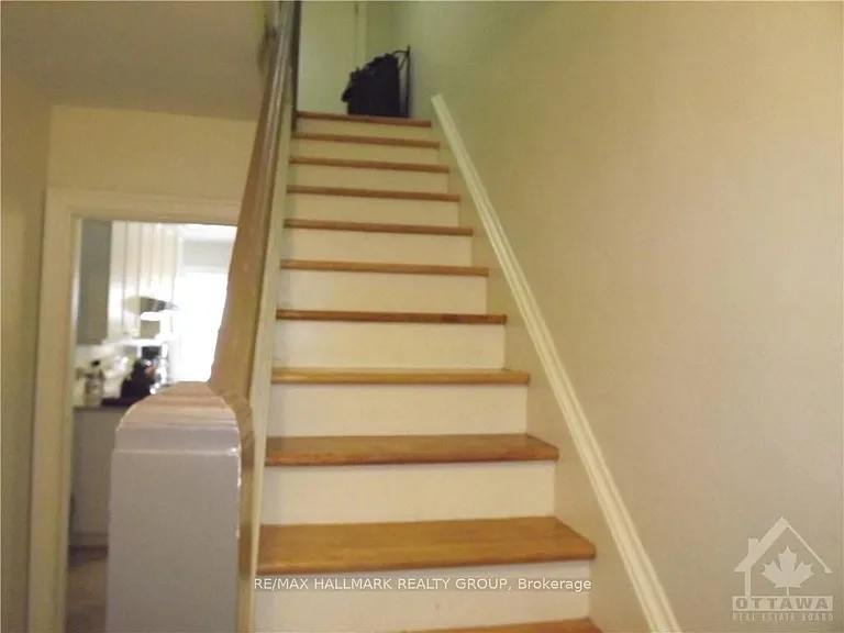 568 Gladstone Ave — Photo 11