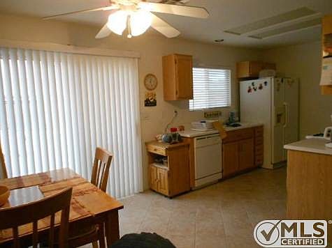 3rd image of 15435 Kearney Dr
