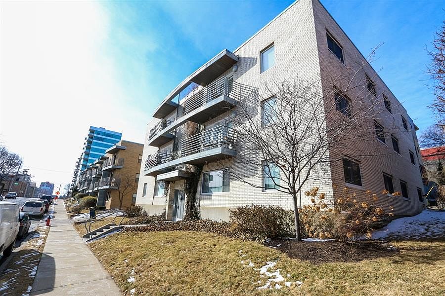 1st image of 4516 Broadway Ave #204