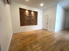 979 Seneca Ave, Ridgewood, NY