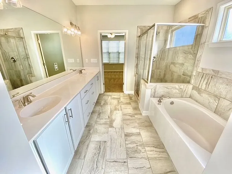 370 Azalea Dr — Photo 9