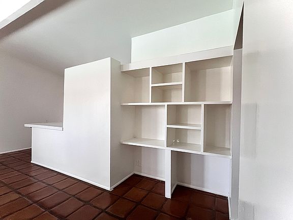 4th image of 561 S Highland Dr APT 4