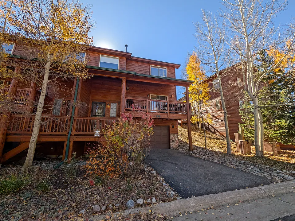 94 Lookout Ridge Dr