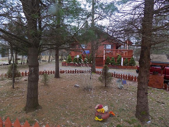 3rd image of 128 Caddo Ter