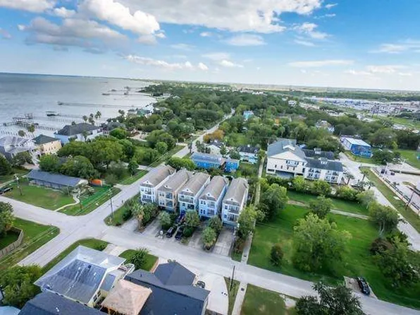 612 8th St, Kemah, TX 77565