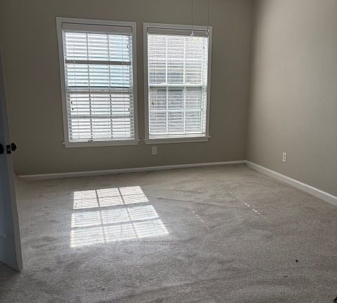 3rd image of 1021 James Pkwy