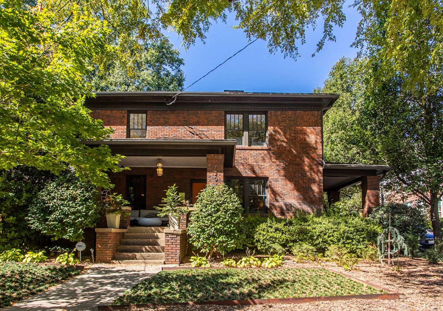 Spacious 2/1 Unit w/ Porch & Deck in the Heart of Midtown| Min. from Piedmont Park & ATL BeltLine! — Photo 1