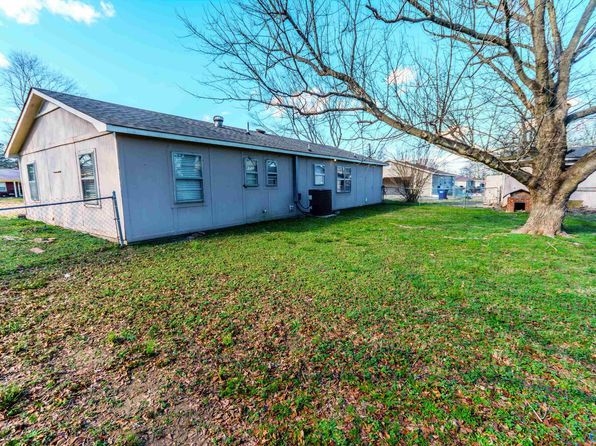1114 Terry Cir, Albertville, AL 35951