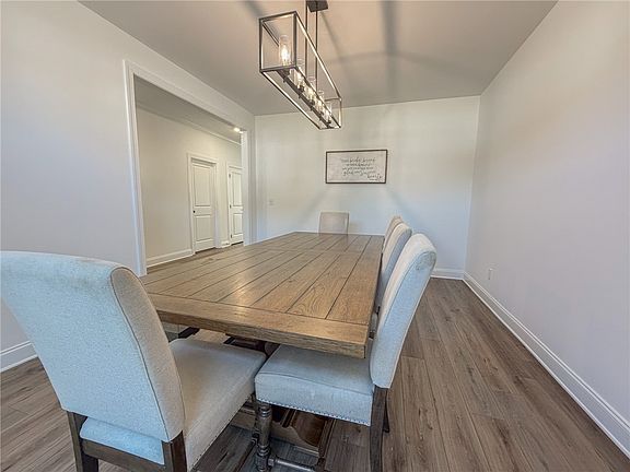 5th image of 2673 Rutland Rd