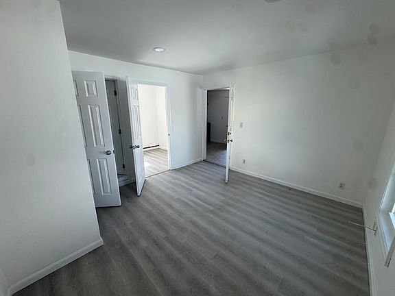 4th image of 28 Lucille Ln