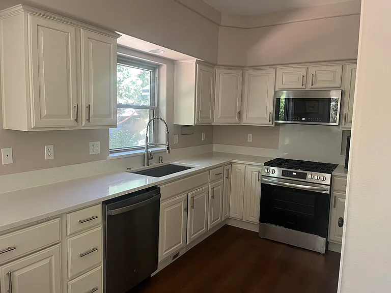 670 SE Glencoe Pl — Photo 9