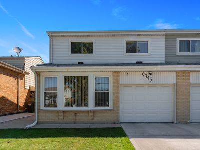 9345 Twin Oaks Ln, Des Plaines, IL, 60016