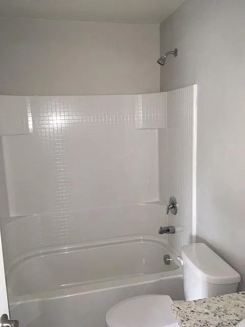 1702 S 8th Ave — Photo 2