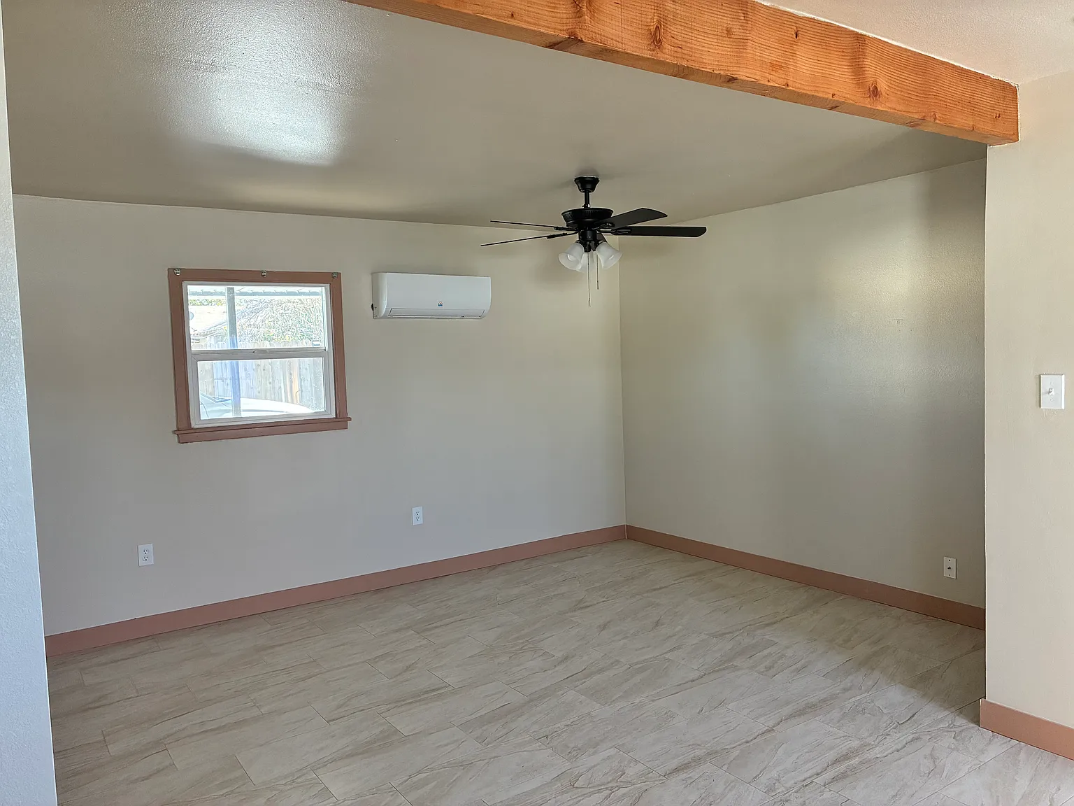E Sequoia Ave, Tulare — Photo 2
