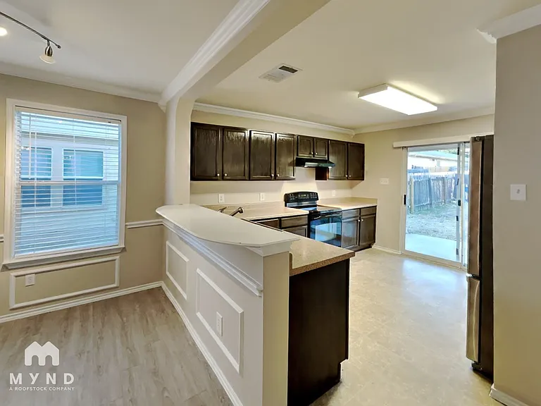 5644 Brougham Way — Photo 2