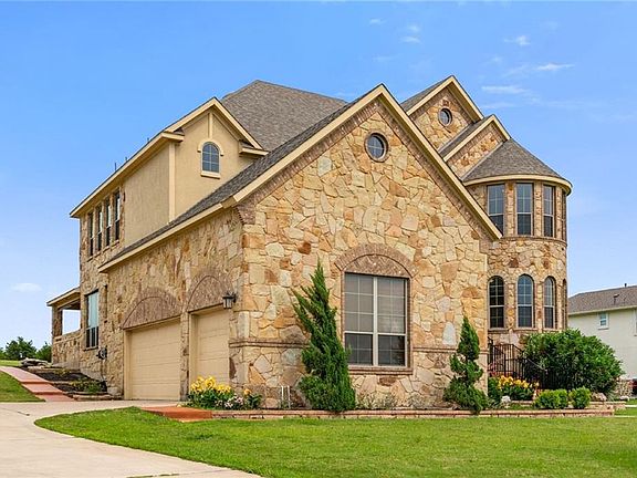 2nd image of 602 Bluff Woods Dr