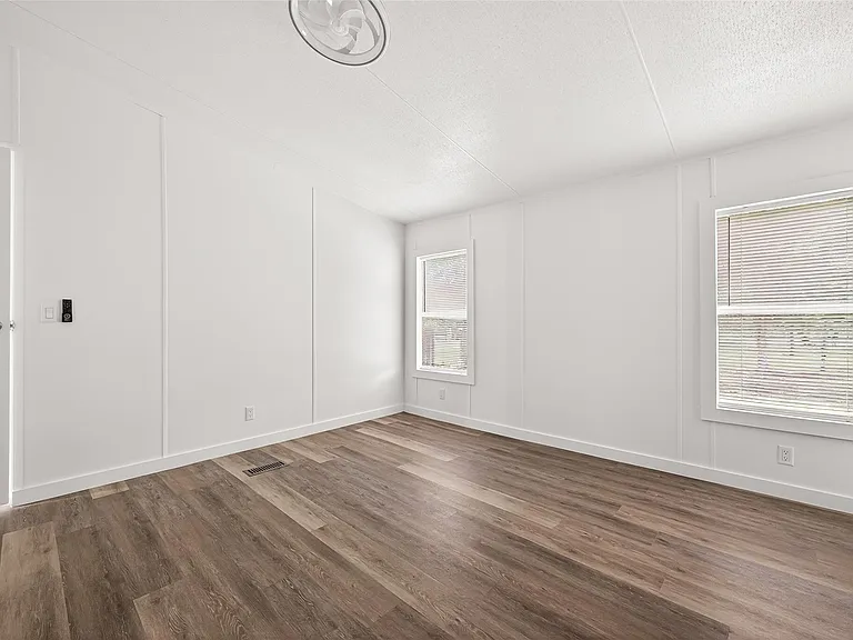 6018 Barney Ln — Photo 29