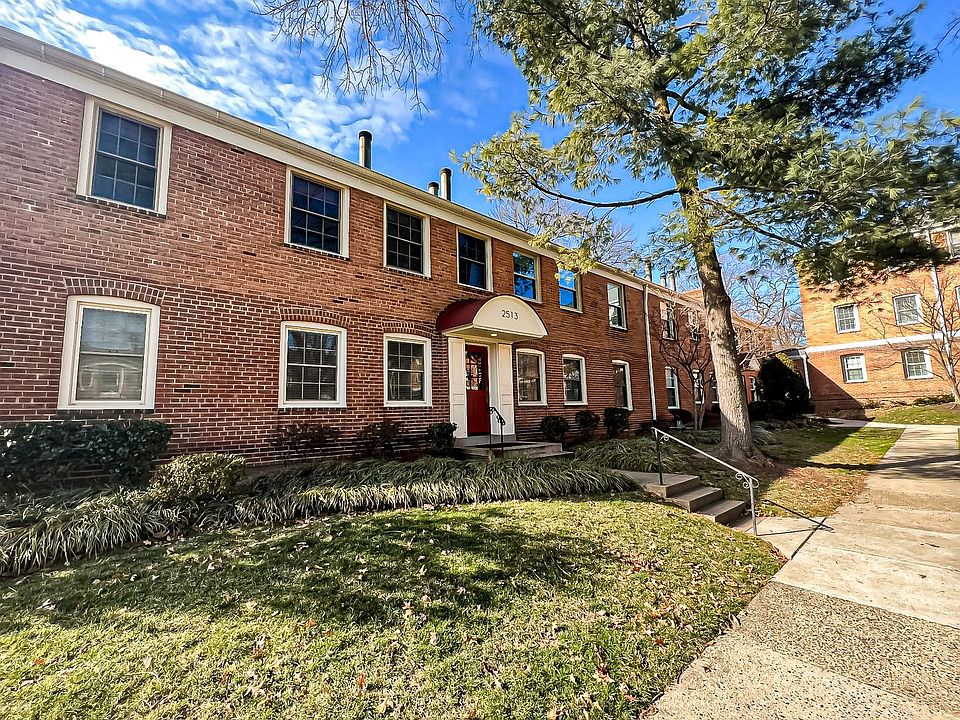 1st image of 2513 Arlington Blvd APT 201)