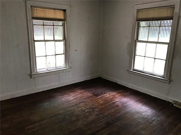 5th image of 1413 W Sears St