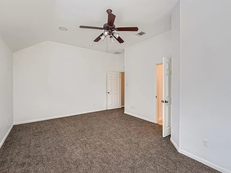 1402 Weatherford Dr — Photo 12
