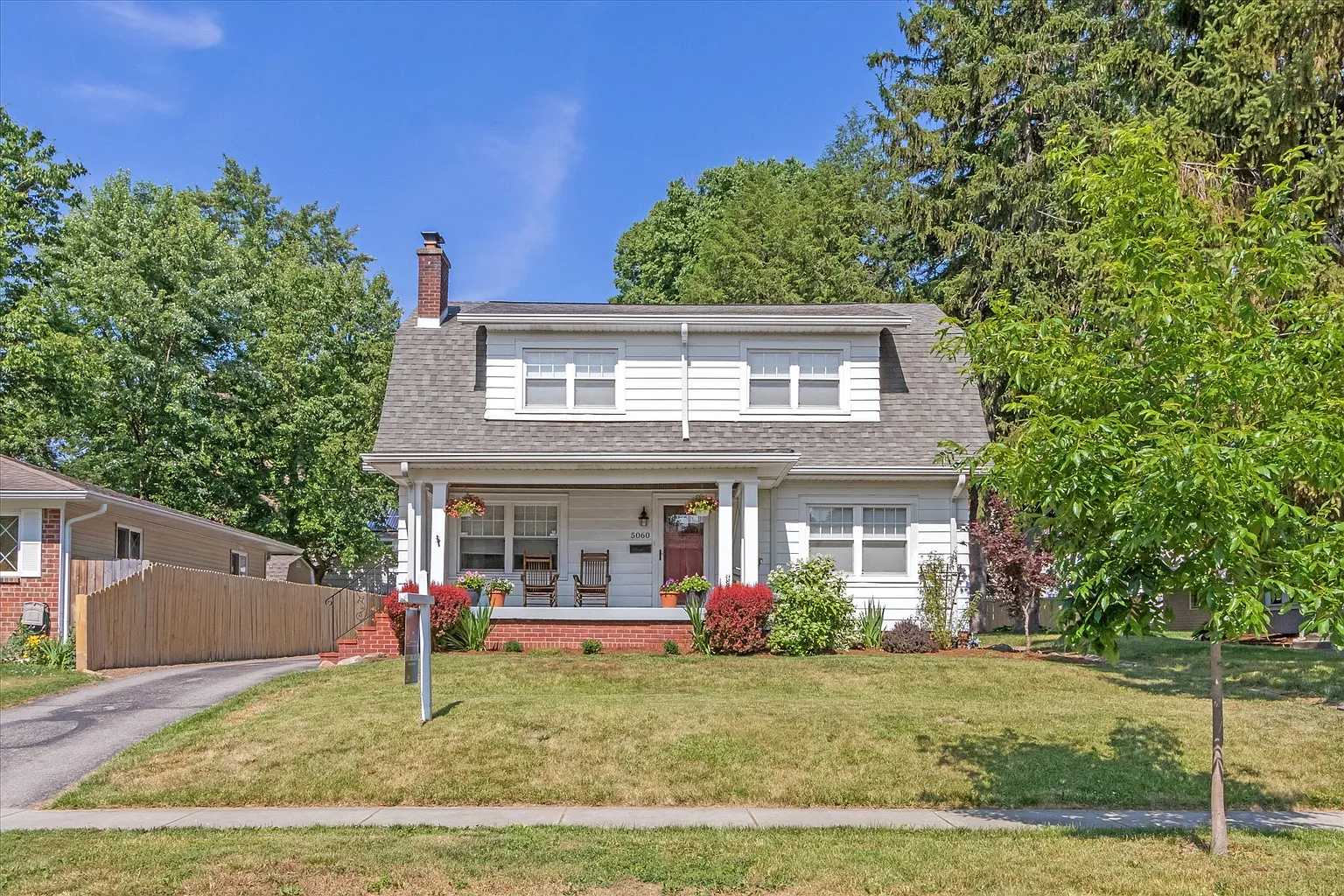 5060 N Kenwood Ave photo 1