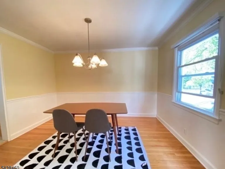 40 Amherst Pl — Photo 6
