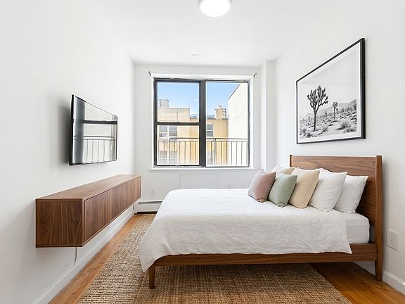 4th image of 186 Orchard St APT 6RN