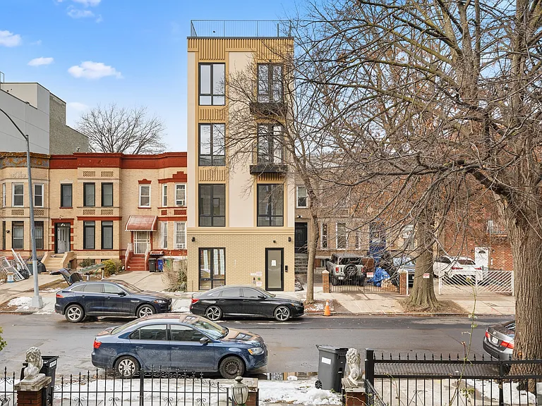 379 Hawthorne St #1P — Photo 8