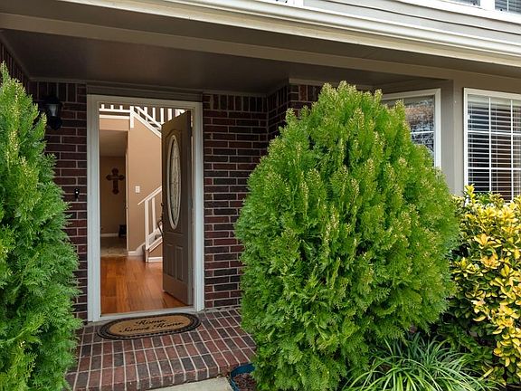 3rd image of 2066 Wedgewood Dr