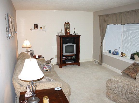 2nd image of 66 Heritage Ct