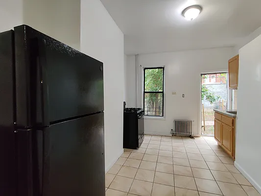 Rented by Signature Property Realty | media 4