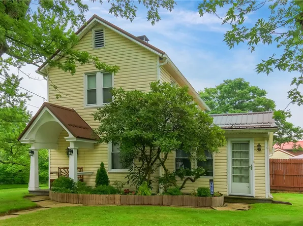 1675 Brighton Rd, Ellwood City, PA 16117
