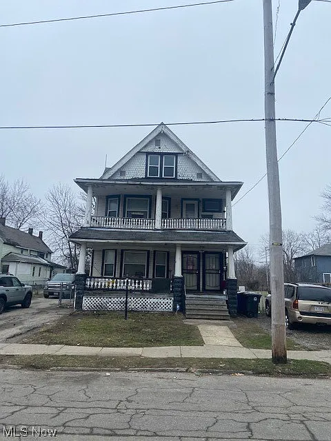 541 E 128th St photo 1